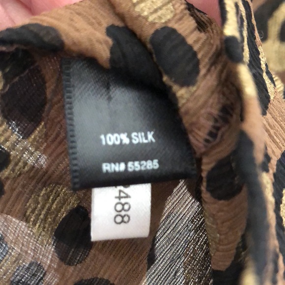Express Design Studio Silk semi sheer leopard print top - Picture 3 of 4